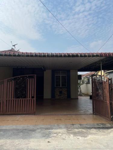 Lunas House | Aqil Homestay Lunas Kulim for Mslim only