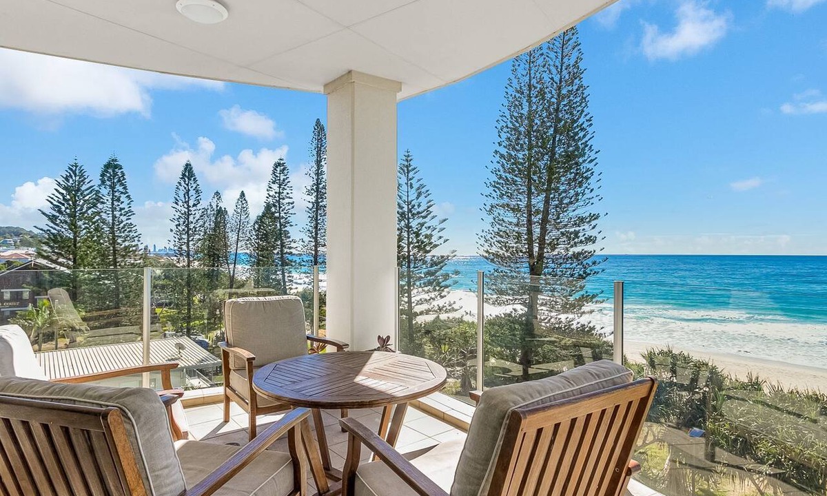 Tugun Apartment | Aqua Solai 9 - Absolute Beachfront Tugun - Min. 3 night stays - Linen Provided