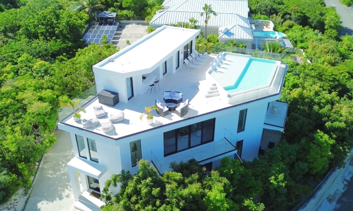 Blue Mountain Villa | Aqualara Villa Luxury Island Retreat w/Rooftop Lounge Pool