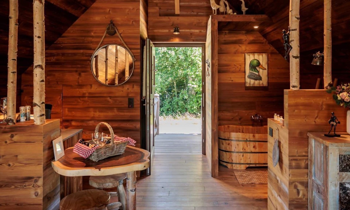 Mettet House | AquaLodge