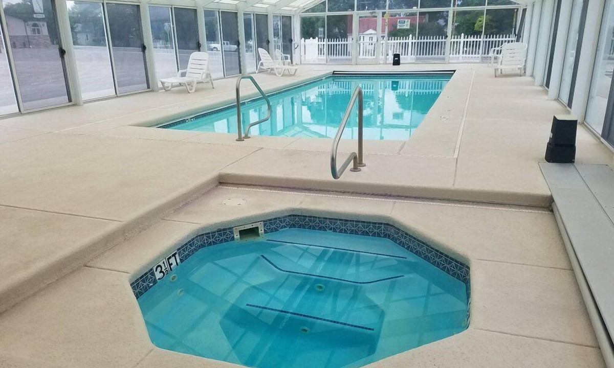 Bicknell Hotel | Aquarius Inn