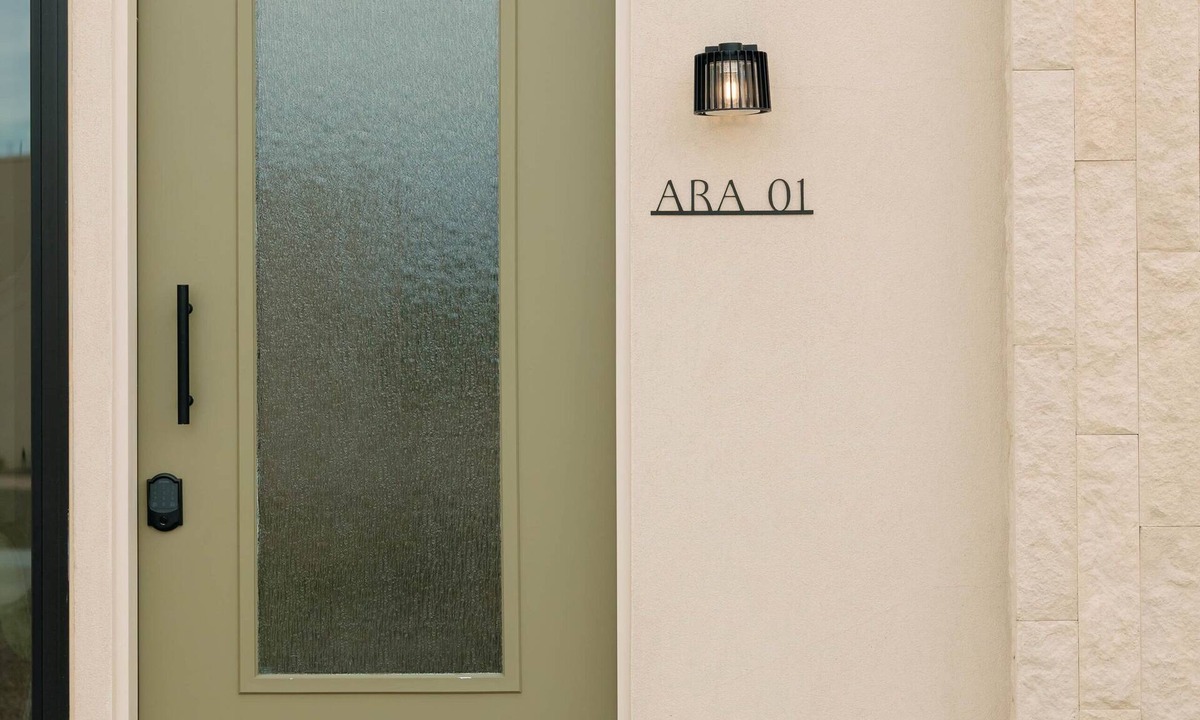 Apache Junction House | Ara 04: A one bedroom suite and rooftop viewing deck, Ara #4