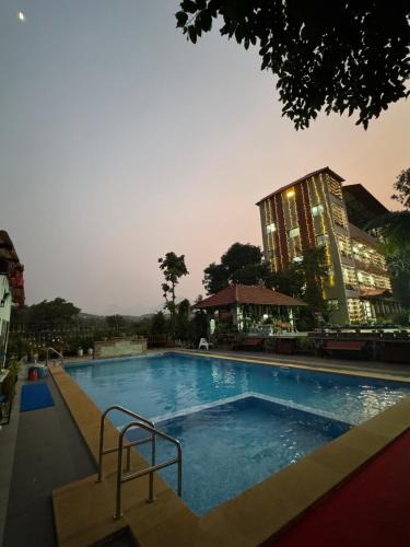 Ulhasnagar Hotel | Arav Resort