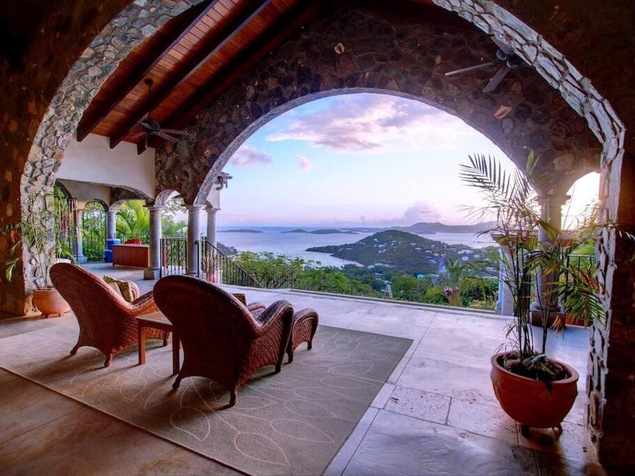 Estate San Soucci Villa | Arc Du Soleil- 3 BDRM Sleeps 6 Stunning Views