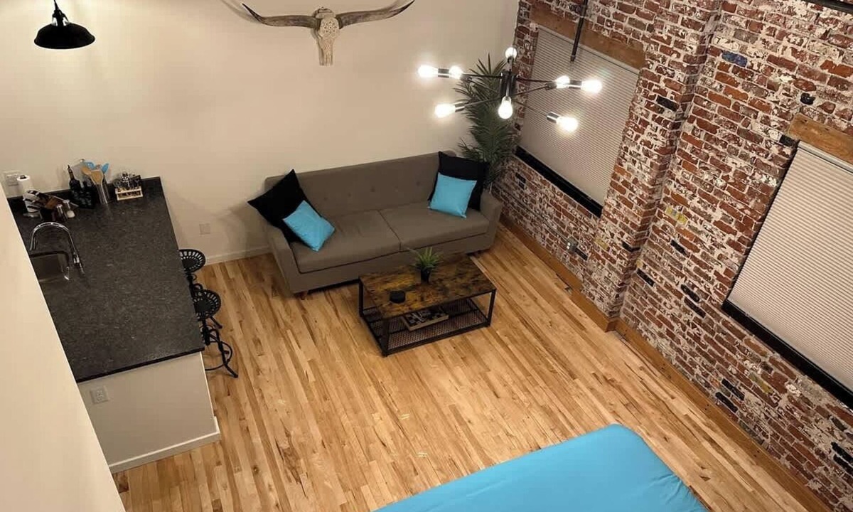 Redmond Apartment | Arch Building Lofts - Unit 5