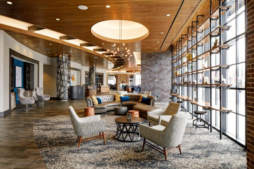 Burlington Hotel | Archer Hotel Boston/Burlington