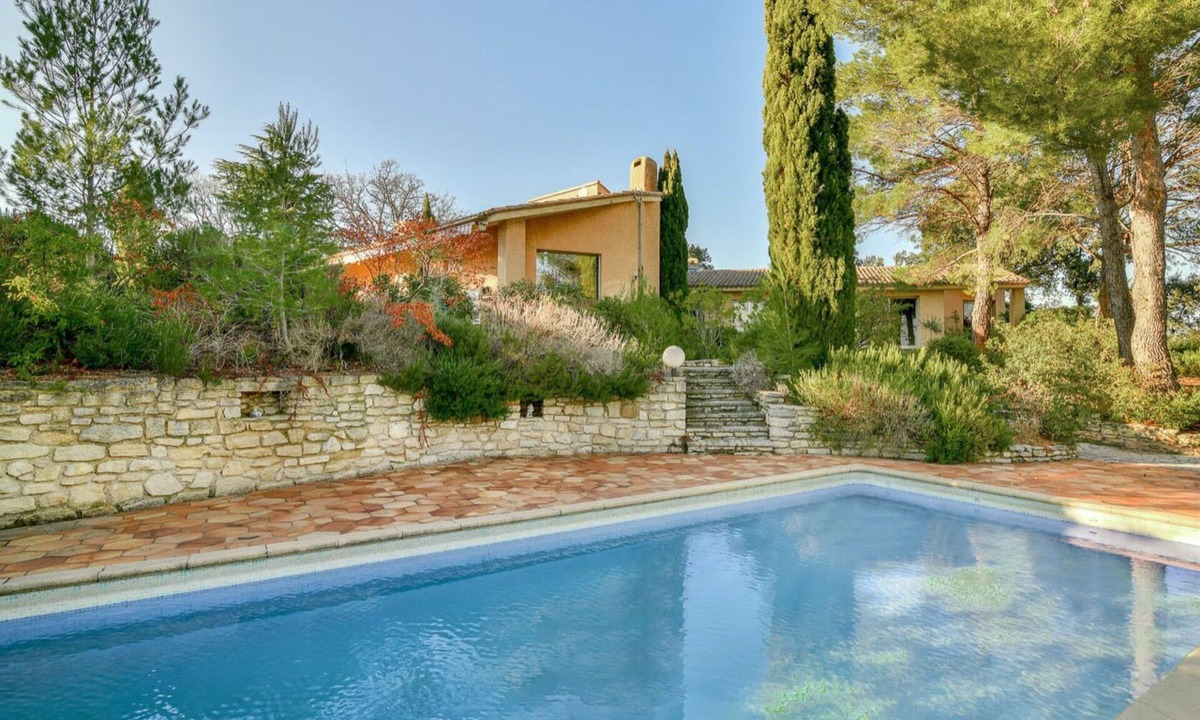 Chateauneuf-de-Gadagne House | Architect's Villa In The Heart Of The Vines Near Avignon