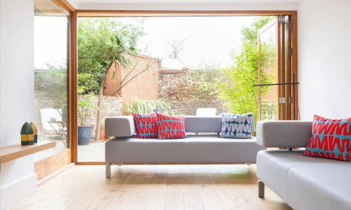 Dalgarno House | Architect Designed 4 bedroom house with parking