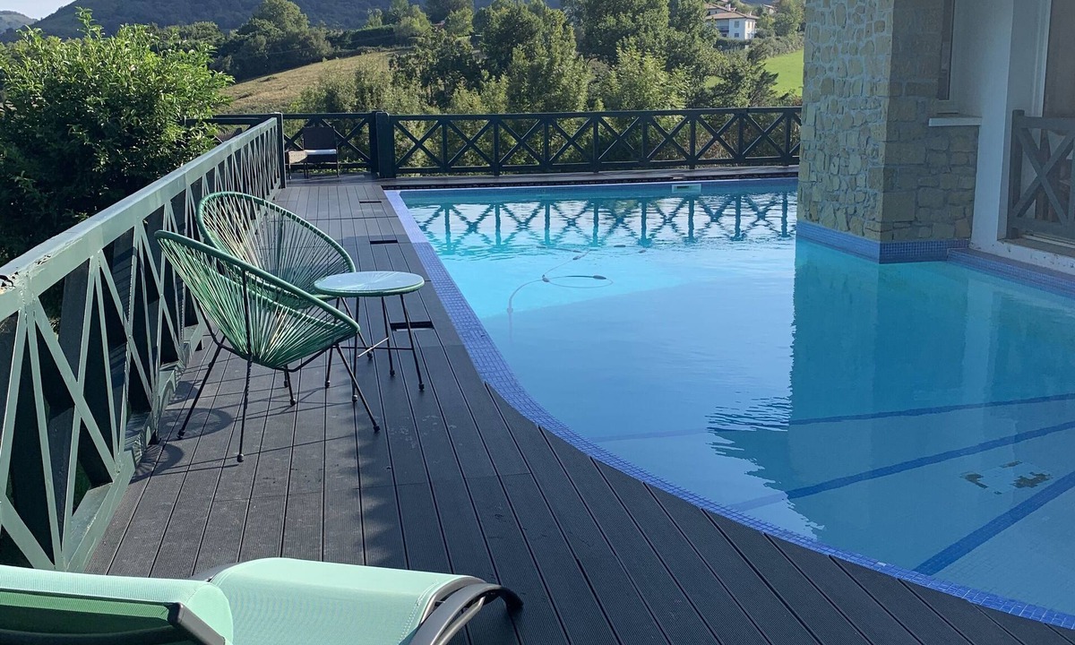 Urrugne Villa | Architect's house with swimming pool 10 minutes from St Jean de Luz