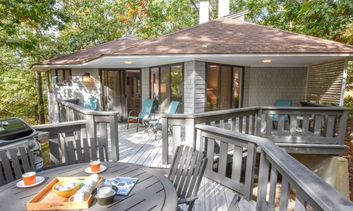 Wellfleet House | Architectural home near Drummer Cove! AC!