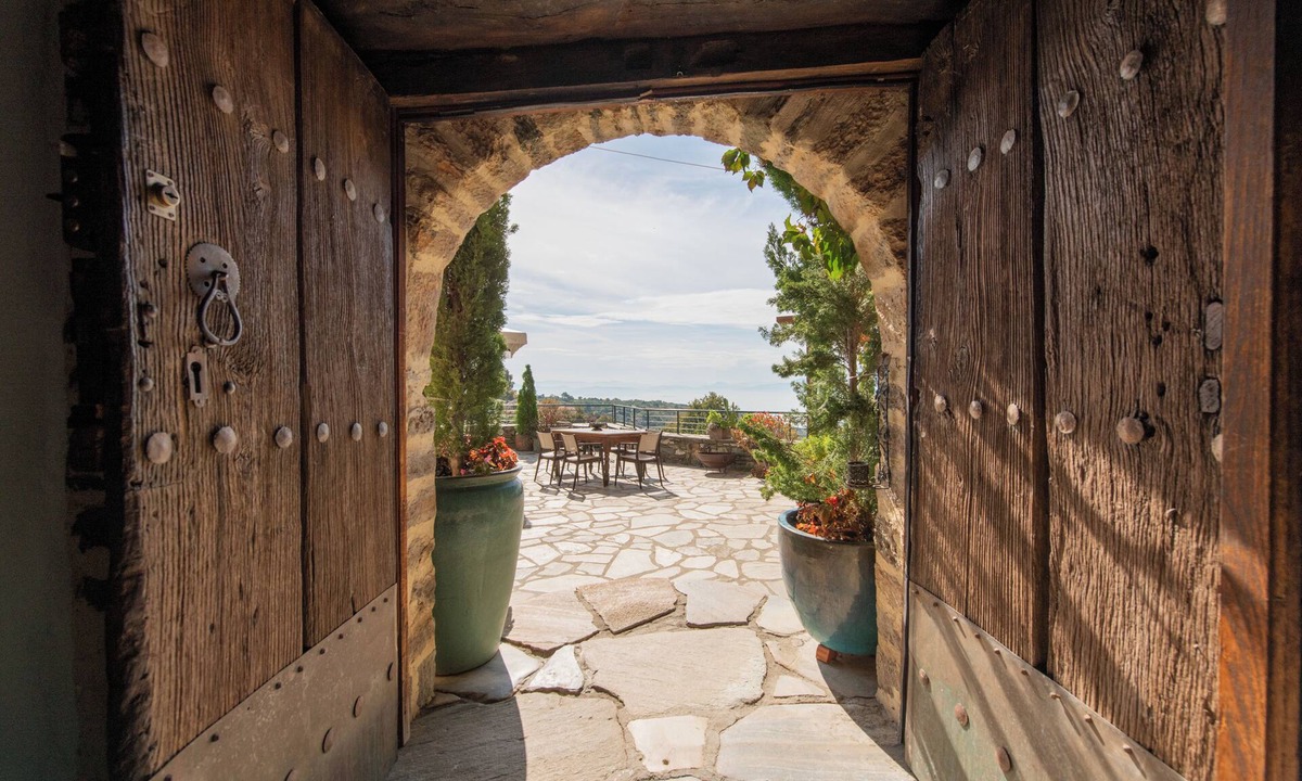 Agios Lavrentios House | Archontiko 1716