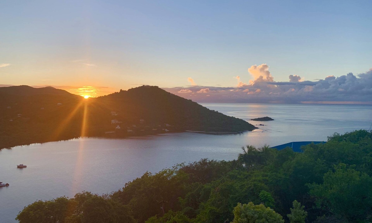 Point Rendezvous Villa | Arco Iris~3 Private King Suites, AC, Private Pool, Ocean Views, generator!