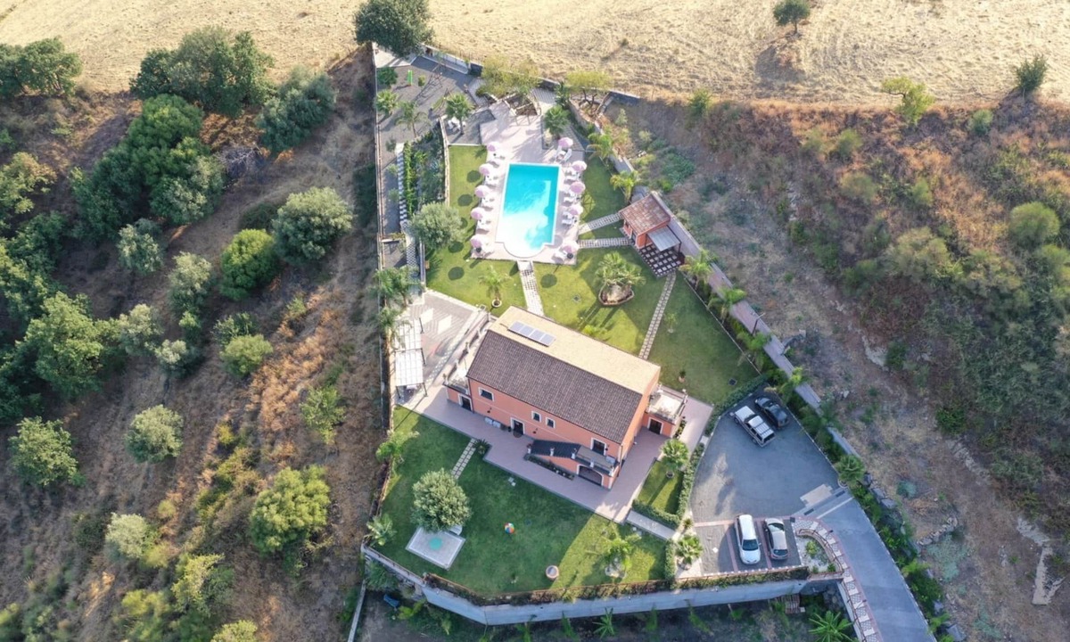 Calatabiano House | Arcobaleno dell'Etna - Family Room with terrace and Etna-sea view