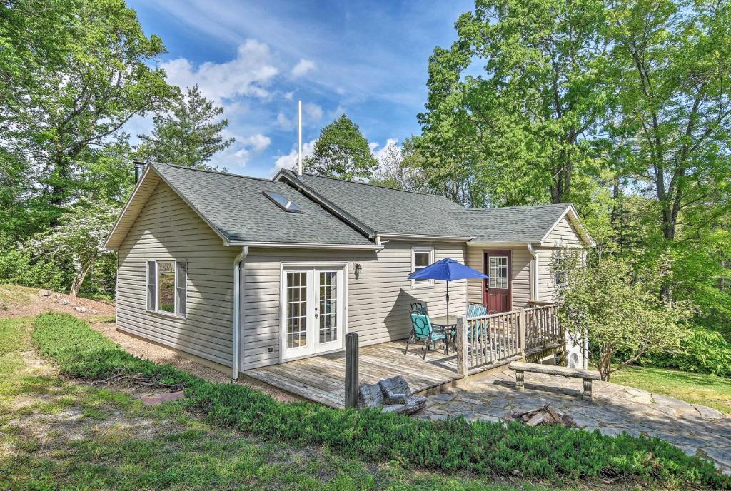Arden House | Arden Cottage with Fire Pit - 11 Mi to Asheville
