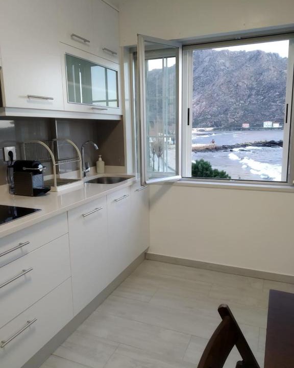 Ezaro Apartment | Area Pequena 2