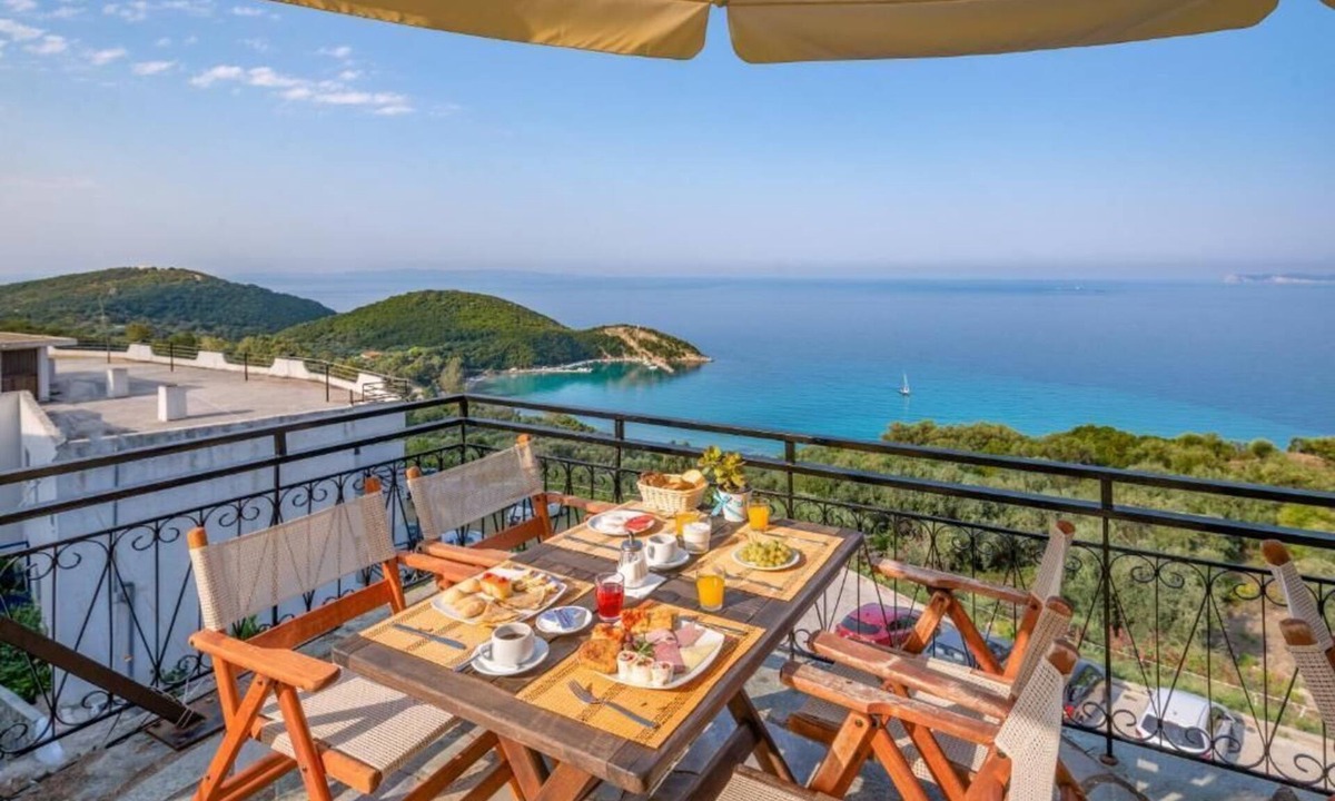 Perdika Hotel | Arilla Beach Hotel