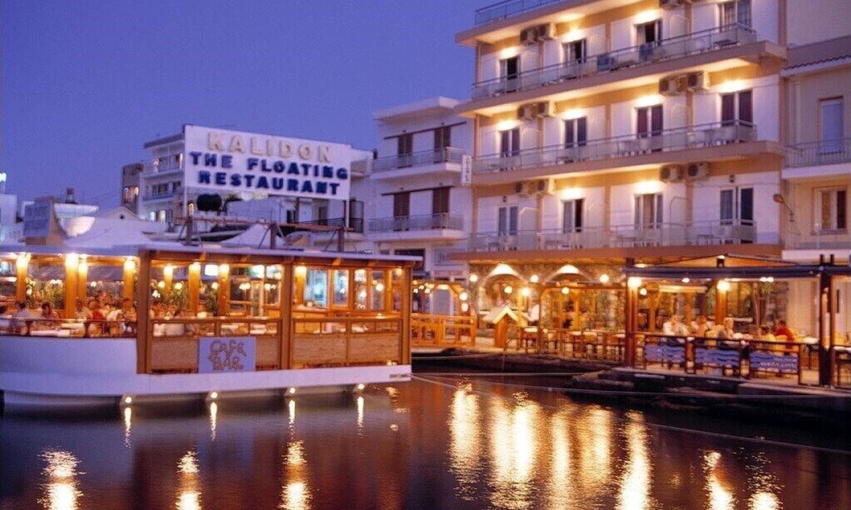 Elounda House | Aristea is homely and quiet Hotel at the centre of Elounda village.