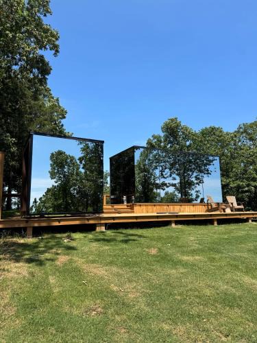 Conway House | Arkansas Mirror House