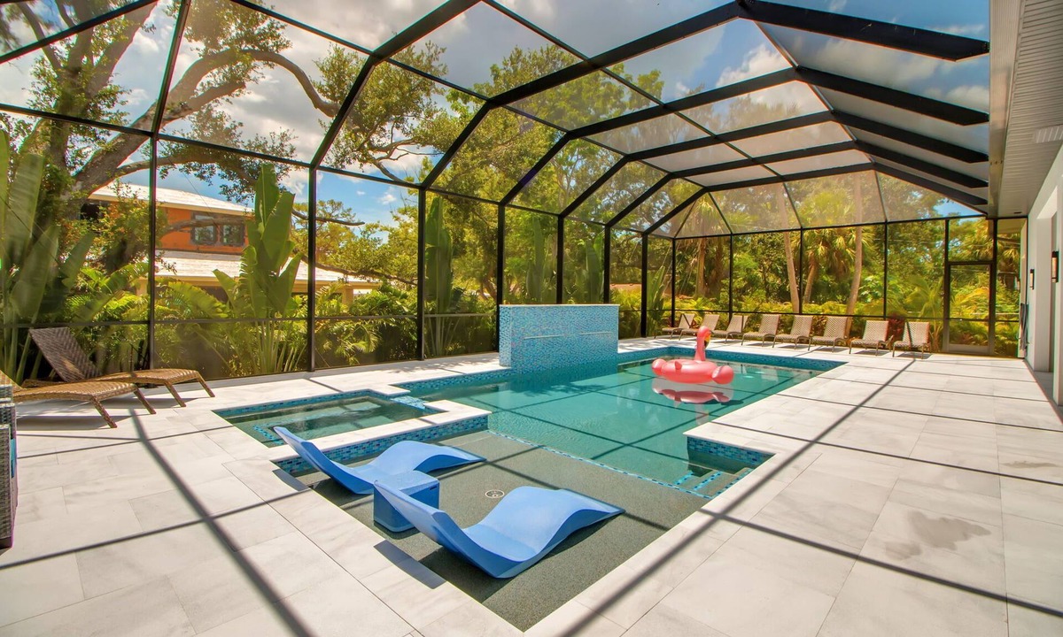 Arlington Park House | Arlington Oasis - Luxury 5 Bed Home, Heated Pool, E-bikes by The Bay & Key Collection