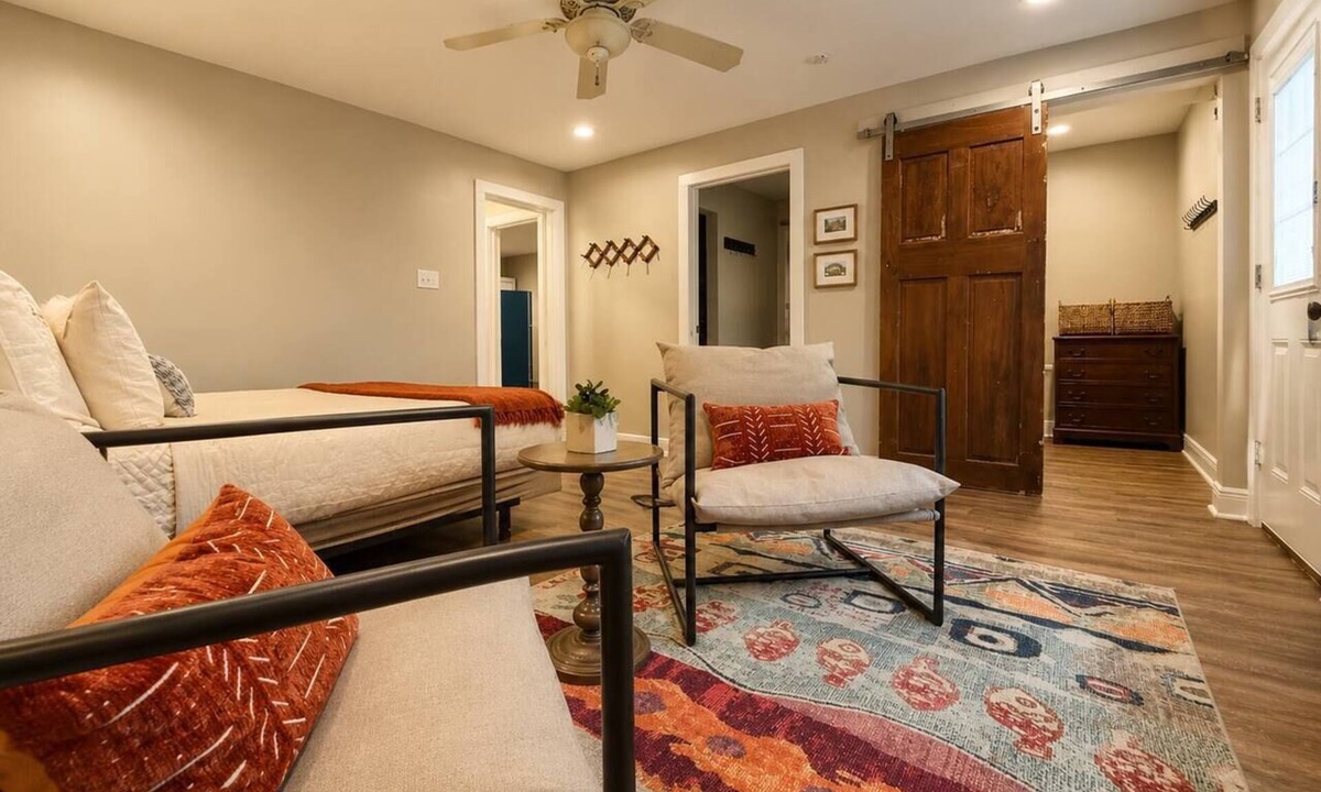 Jefferson Apartment | Arlington Rentals Unit 3b (Studio)