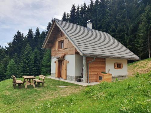Malborghetto Valbruna Ski Chalet | Arnika Hütte - un'immersione nelle montagne della foresta millenaria