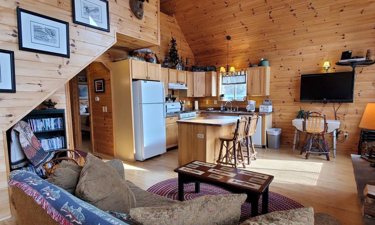 Frederic House | Arnold's Riverside Retreat Manistee River