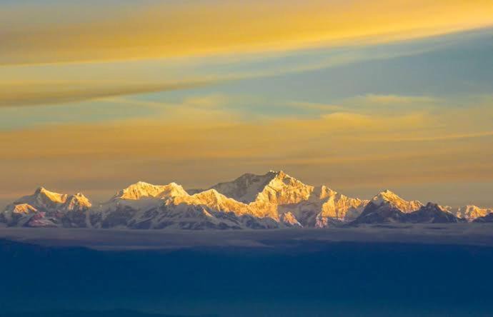 Geyzing Hotel | ARRIVED PELLING