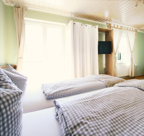 Allershausen House | ARRIVEL Pension Haus am Bach