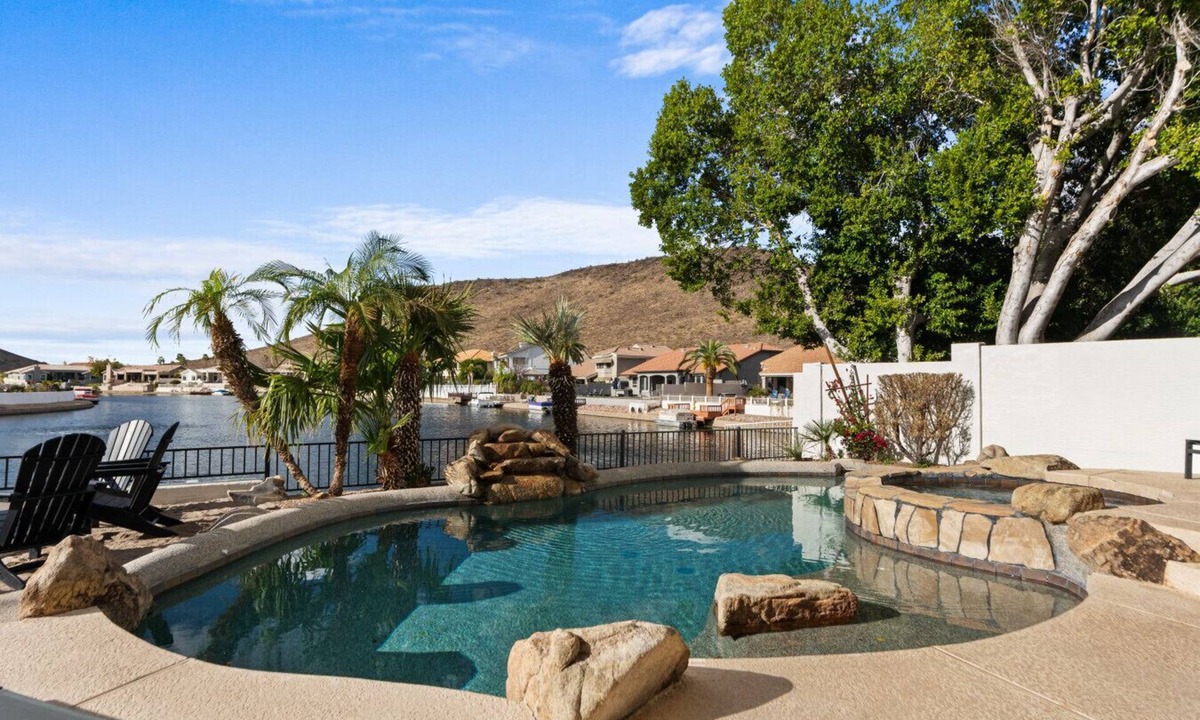 Arrowhead Lakes House | Arrowhead Lakes Luxury | Dock, Pontoon Boat, Pool & Fire Pit