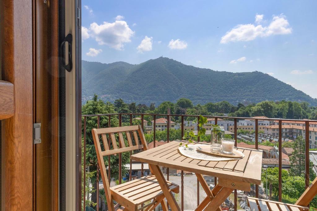 Cernobbio Apartment | Art Lake View