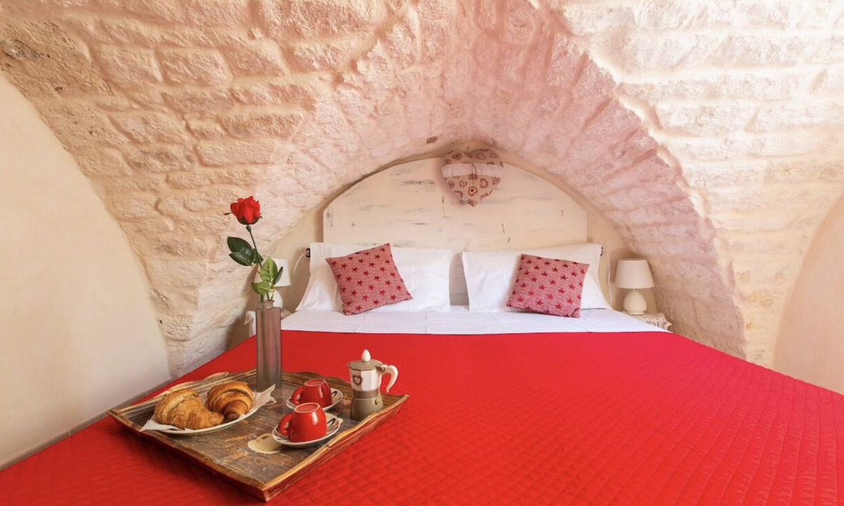 Ostuni House | "Art on Stone" house