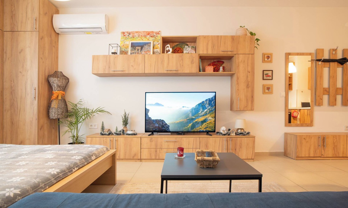 Studentski Grad Apartment | ART Studio 8 | Free Parking Around | Mountain Views