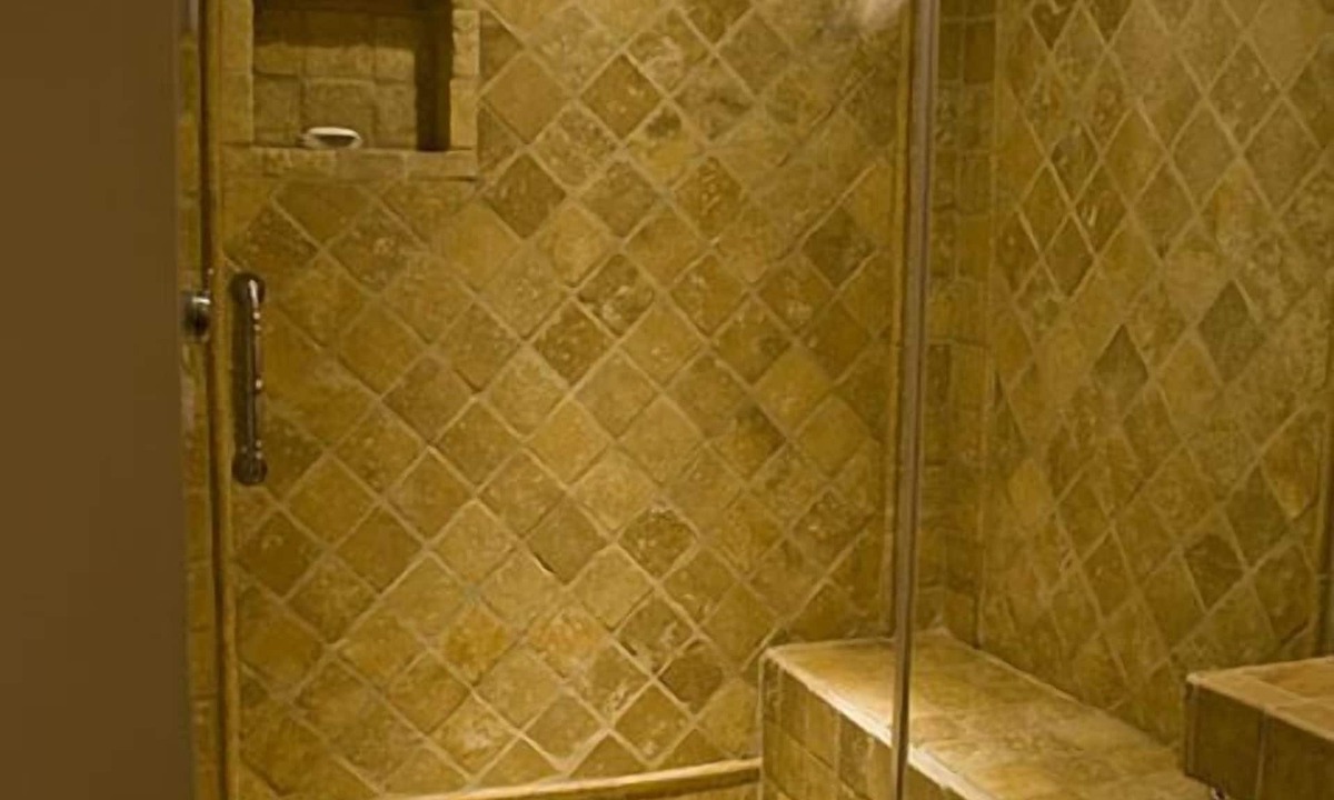 Roseway House | Artful, Rustic Studio w/5-star shower-Sustainable Ethic, 20 min to Downtown