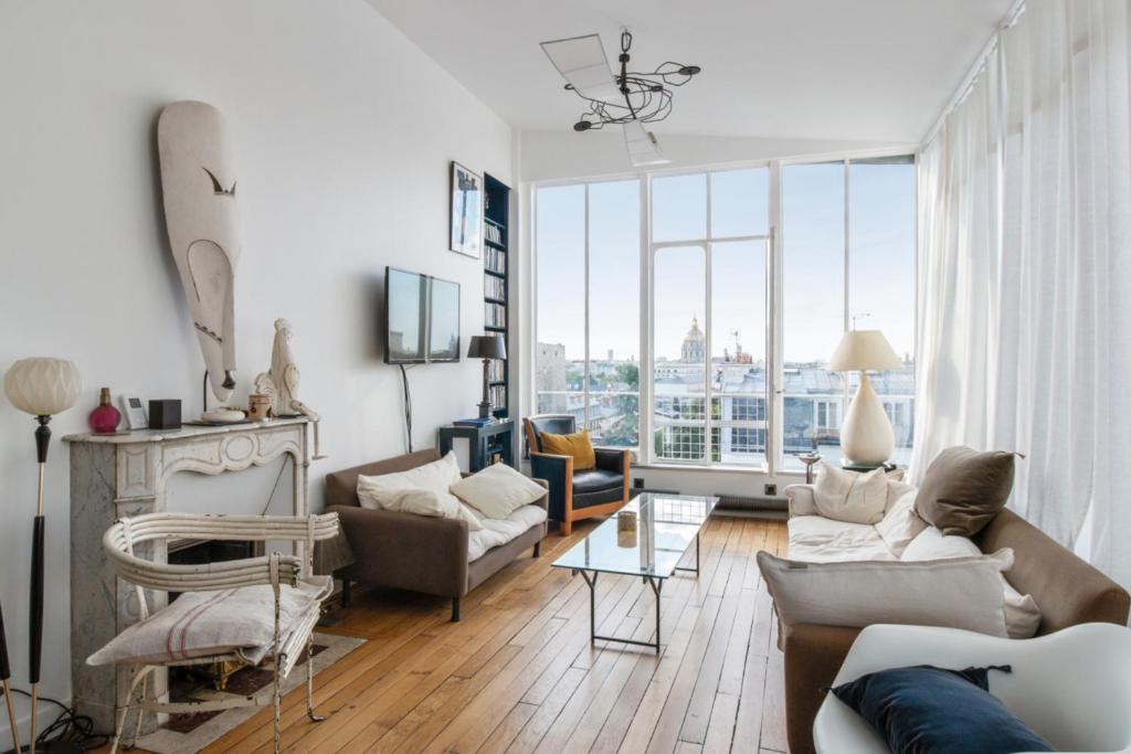Quartier de l'Ecole-Militaire Apartment | Artistic flat with an incredible view close to Eiffel Tower - Welkeys