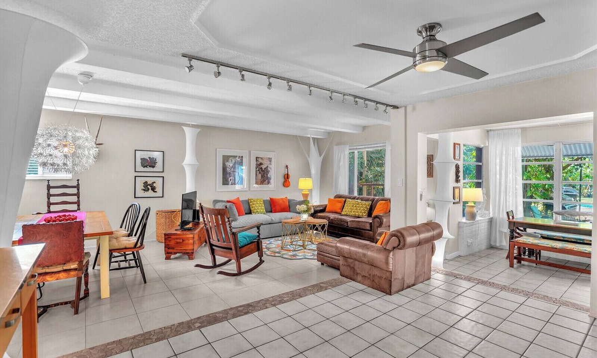 South Palm Park Neighborhood Association Apartment | Artistic Magical Apt., stunning garden, private patio, pool, close to beach/town