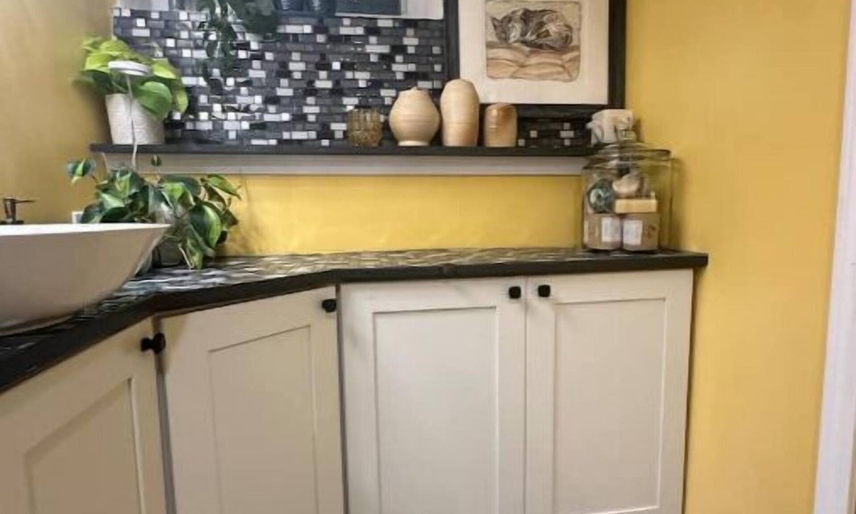 Kingfield House | Artist’s Basement Studio