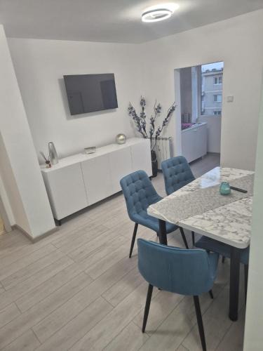 Drobeta-Turnu Severin Apartment | ArtStay Apartment