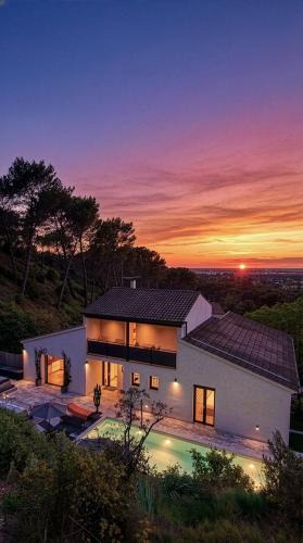 Saint-Etienne-du-Gres Bed & Breakfast | Arty Provence, vue, calme et piscine chauffée dans les Alpilles proche St-Rémy-de-Provence