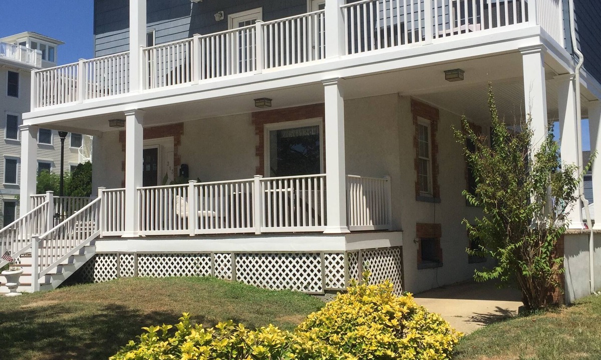 Wall Apartment | Asbury Park - 5 Min Walk to Beach - Parking, too! Bring Your Dog