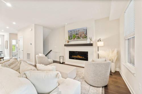 Ashburn House | Ashburn 4-BR Homestay Close to Dulles & METRO
