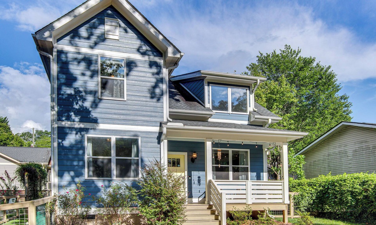 Oakley House | Asheville Home Near Biltmore Estate With Hot Tub