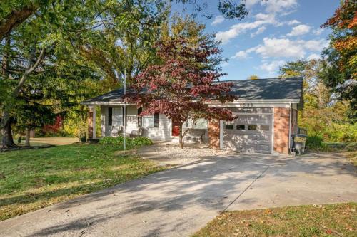 West Chester House | Ashwood Arbor 6 bed 3 bath sleeps 13