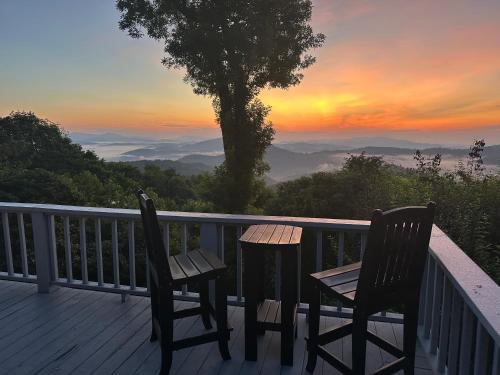 Blowing Rock House | Aspen Overlook