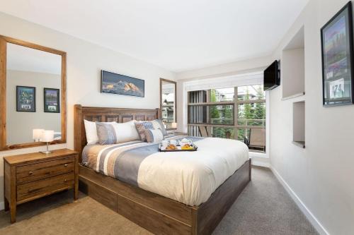 Upper Village Apartment | Aspens Mountain Resort
