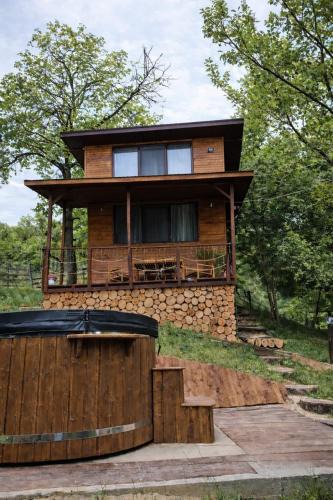 Motaieni House | Asternut de Stele