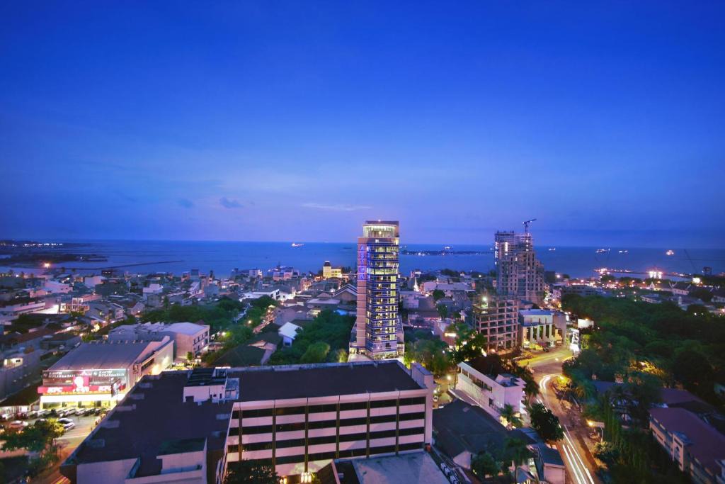 Makassar Hotel | Aston Makassar Hotel & Convention Center