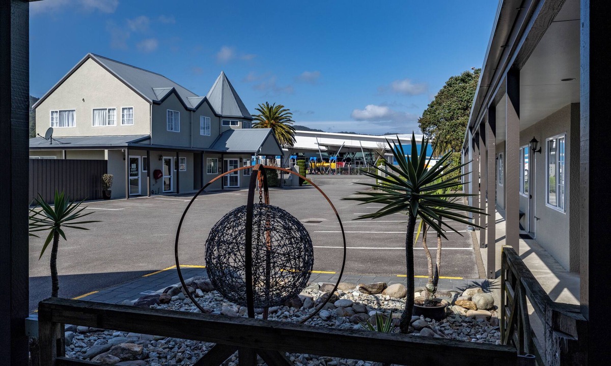 Greymouth Hotel | ASURE Gables Motor Lodge