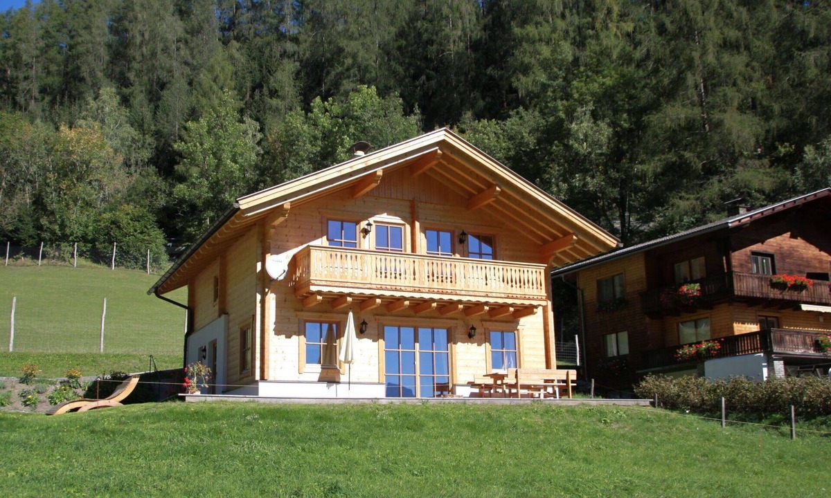Heiligenblut House | Nice apartment in villa for 6 people with WIFI, TV, terrace and pets allowed