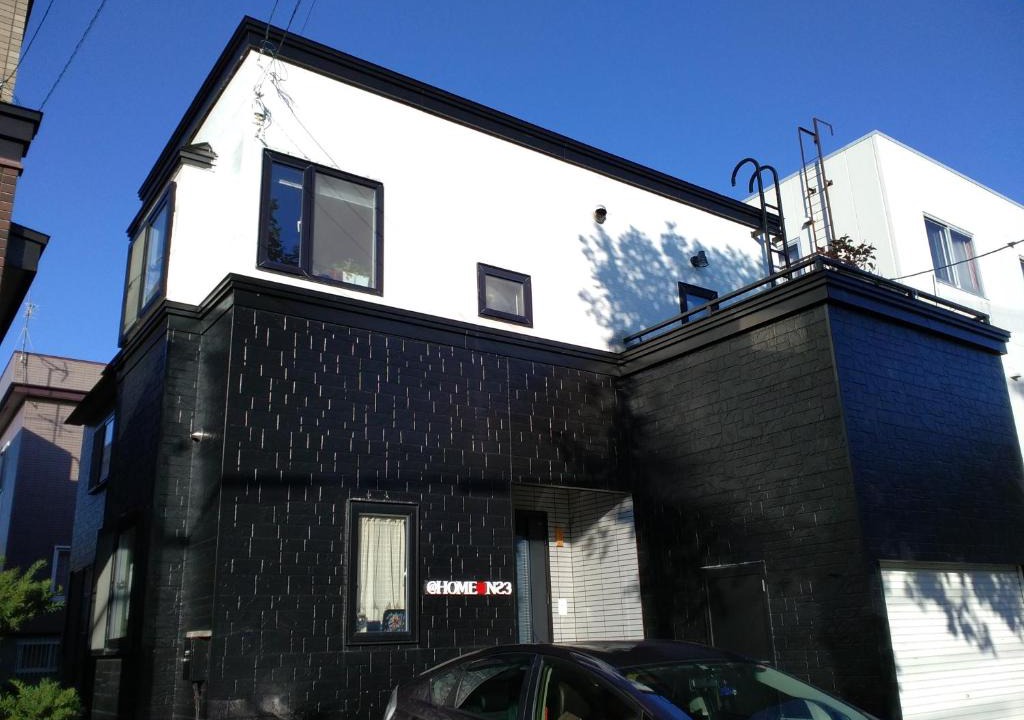 Higashi House | At Home N23