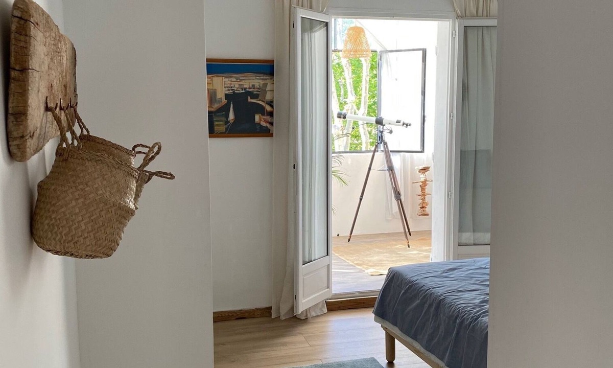 Saint-Henri Apartment | AT THE GATES OF L'ESTAQUE